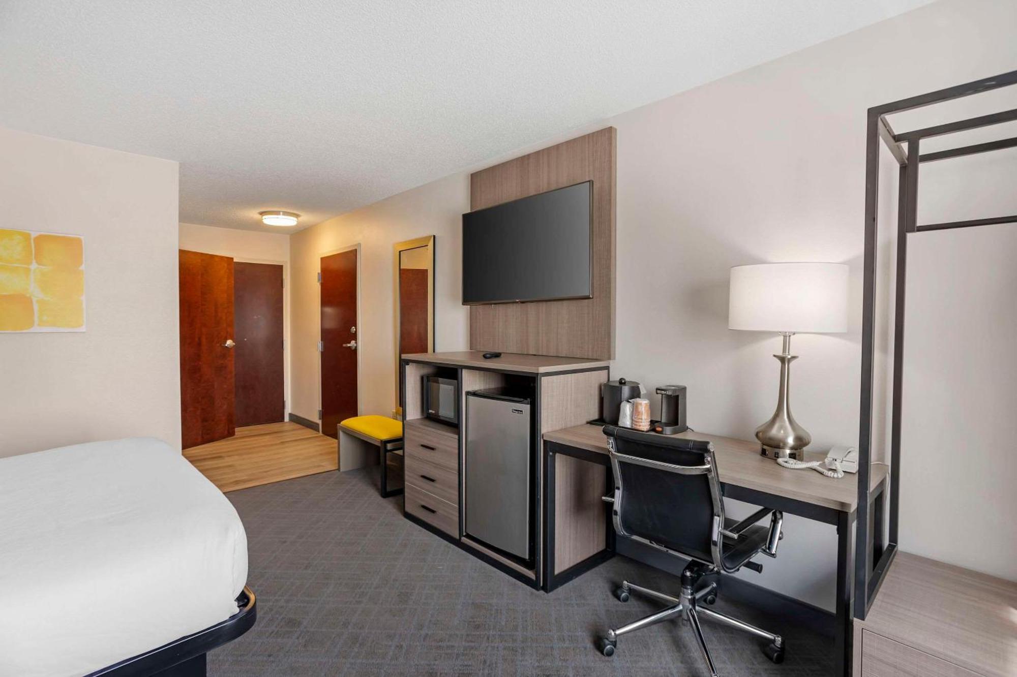 Comfort Inn & Suites Harrisburg-Hershey North Eksteriør bilde